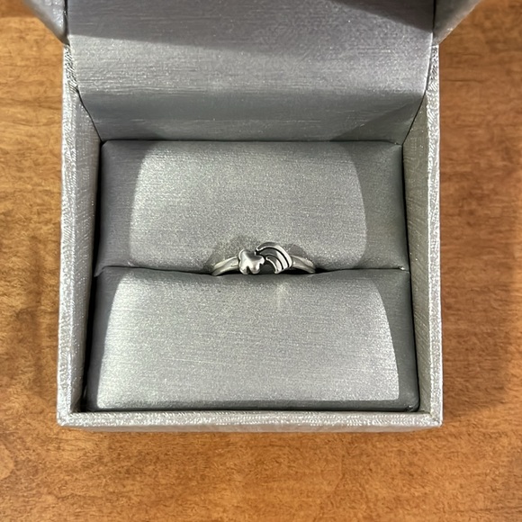 RARE! RETIRED James Avery Rainbow Ring - Picture 2 of 6